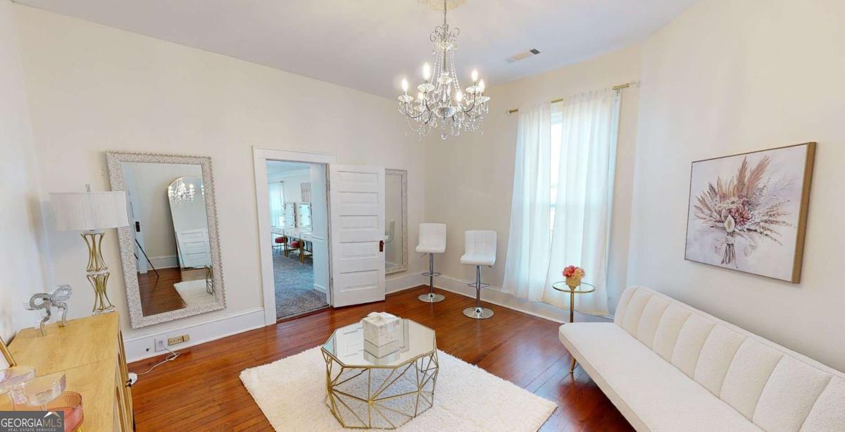 1029 Elm ST
