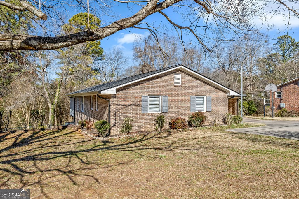 Photo of 344 Holly Drive, Gainesville, GA 30501 (MLS # 10685698)