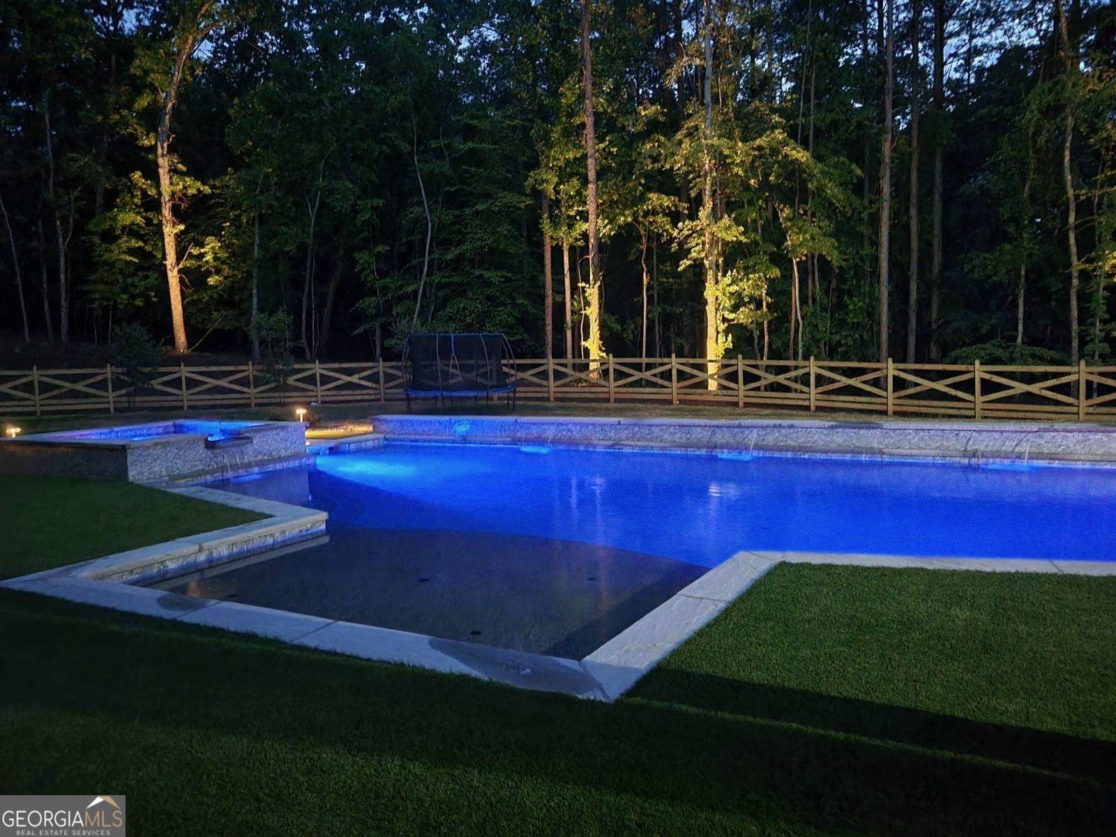 846 Holland RD
