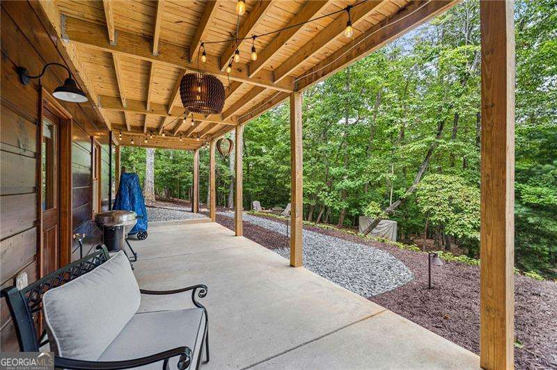 20 CREST CIR