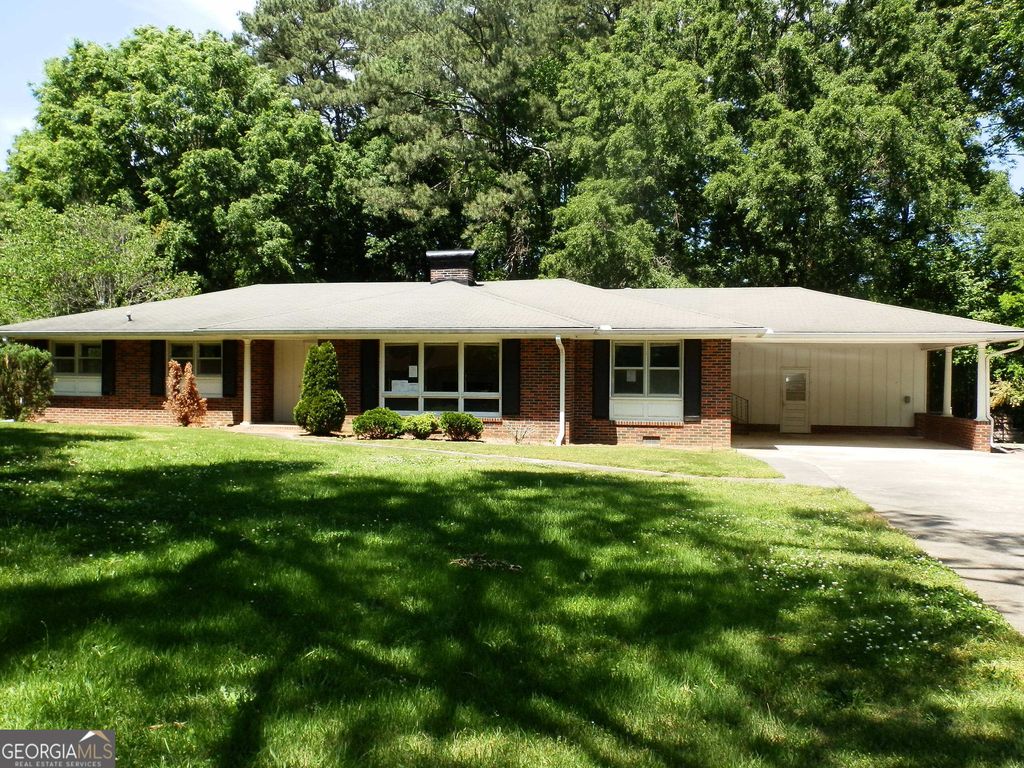 Photo of 3016 Garden Lakes Boulevard NW, Rome, GA 30165 (MLS # 10743017)