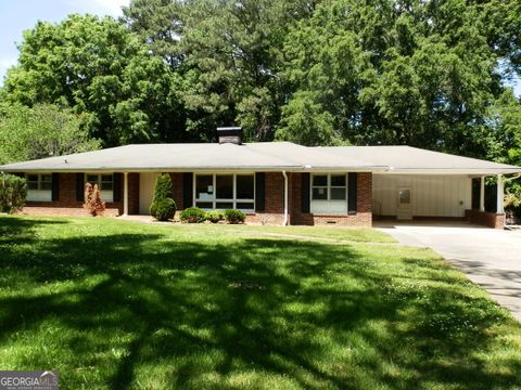 Photo of 3016 Garden Lakes Boulevard NW, Rome, GA 30165 (MLS # 10743017)