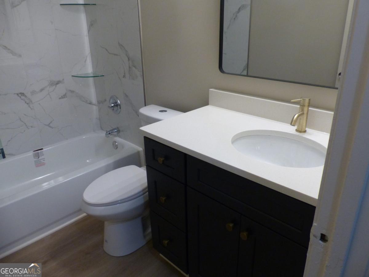 2984 Bicentennial DR