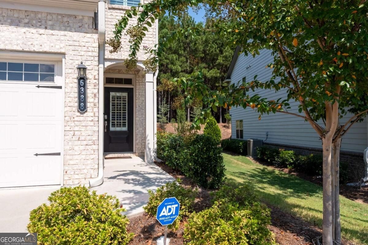 6388 Lanier Harbor LNDG
