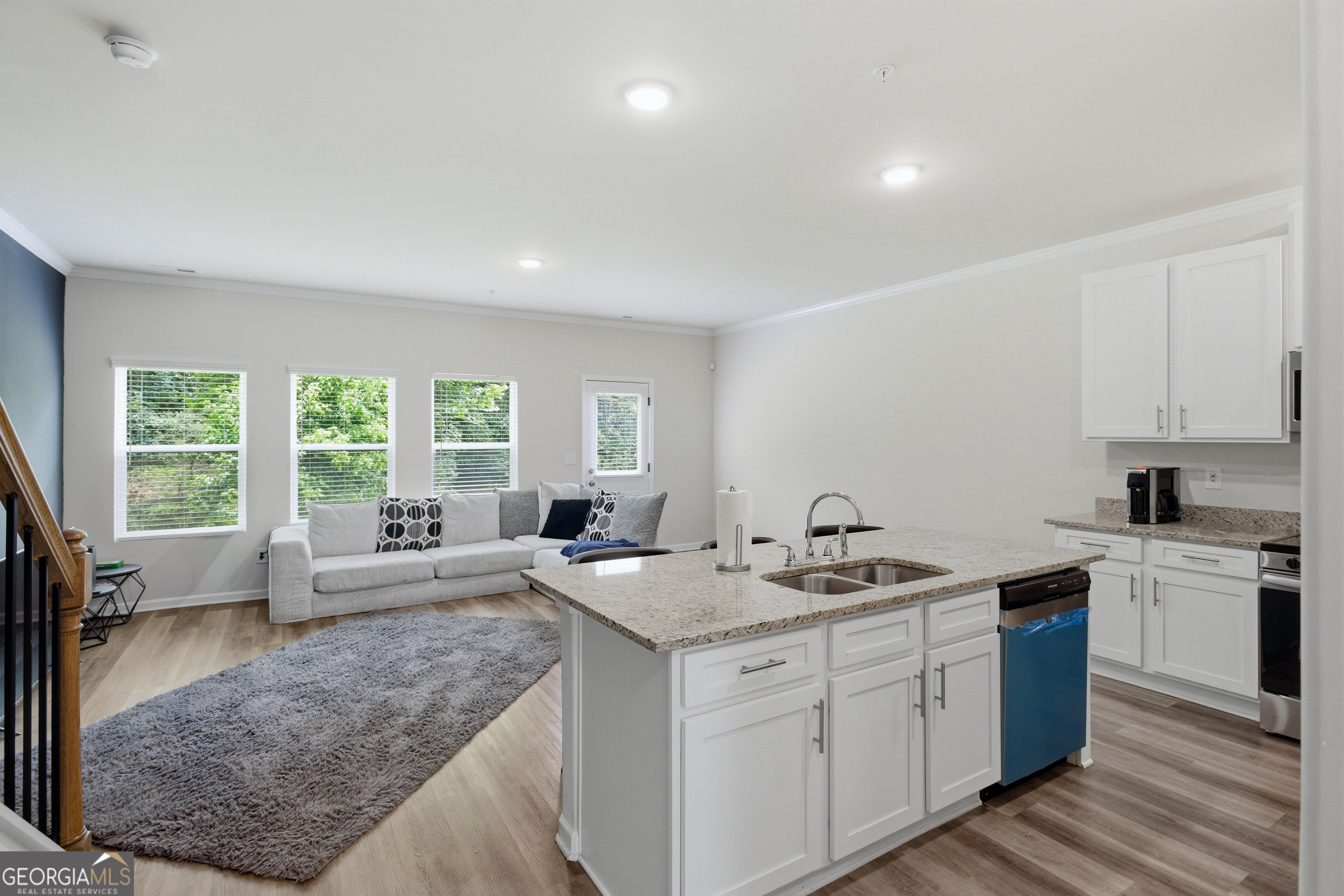 8684 Lakeview CMNS 48