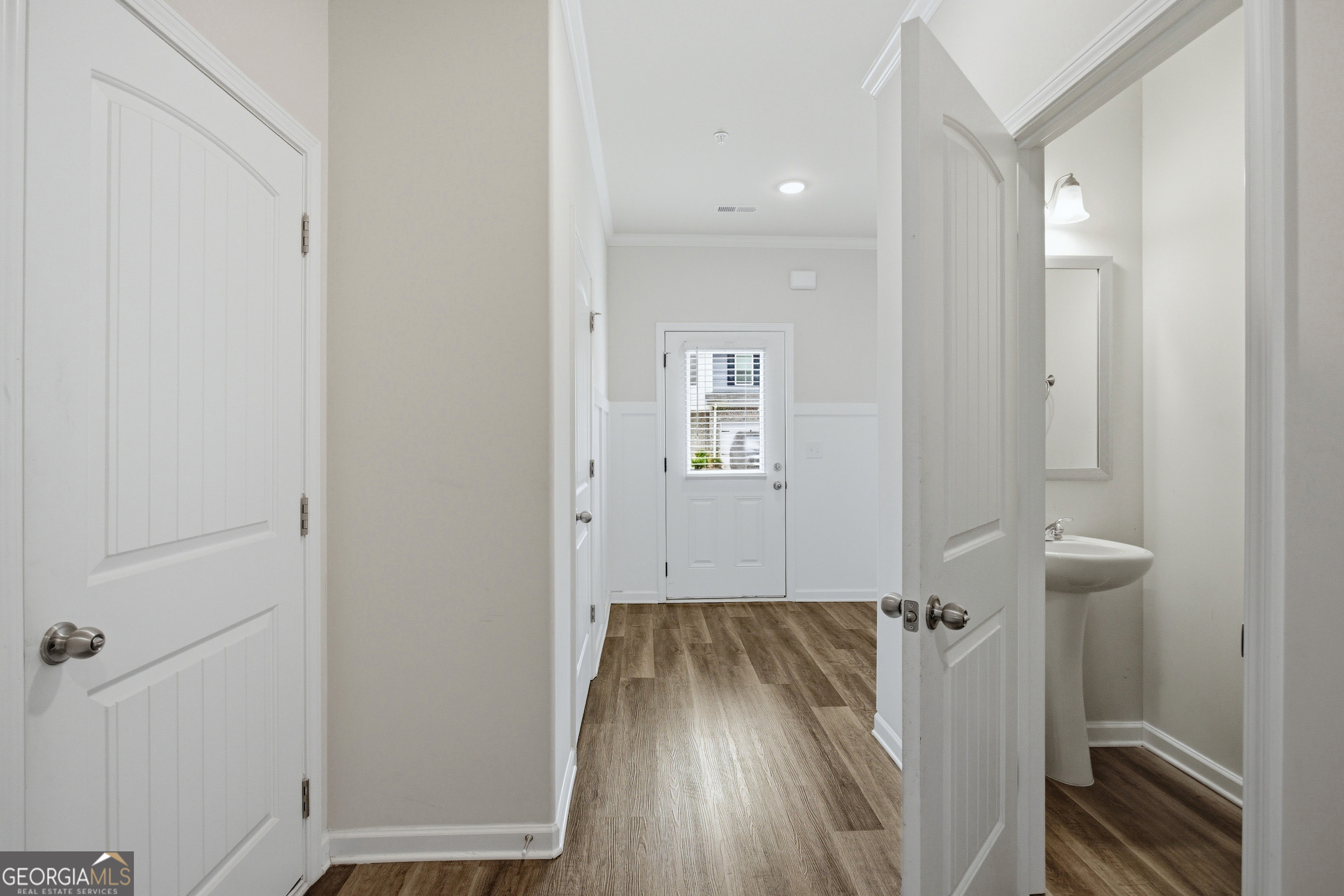 8684 Lakeview CMNS 48