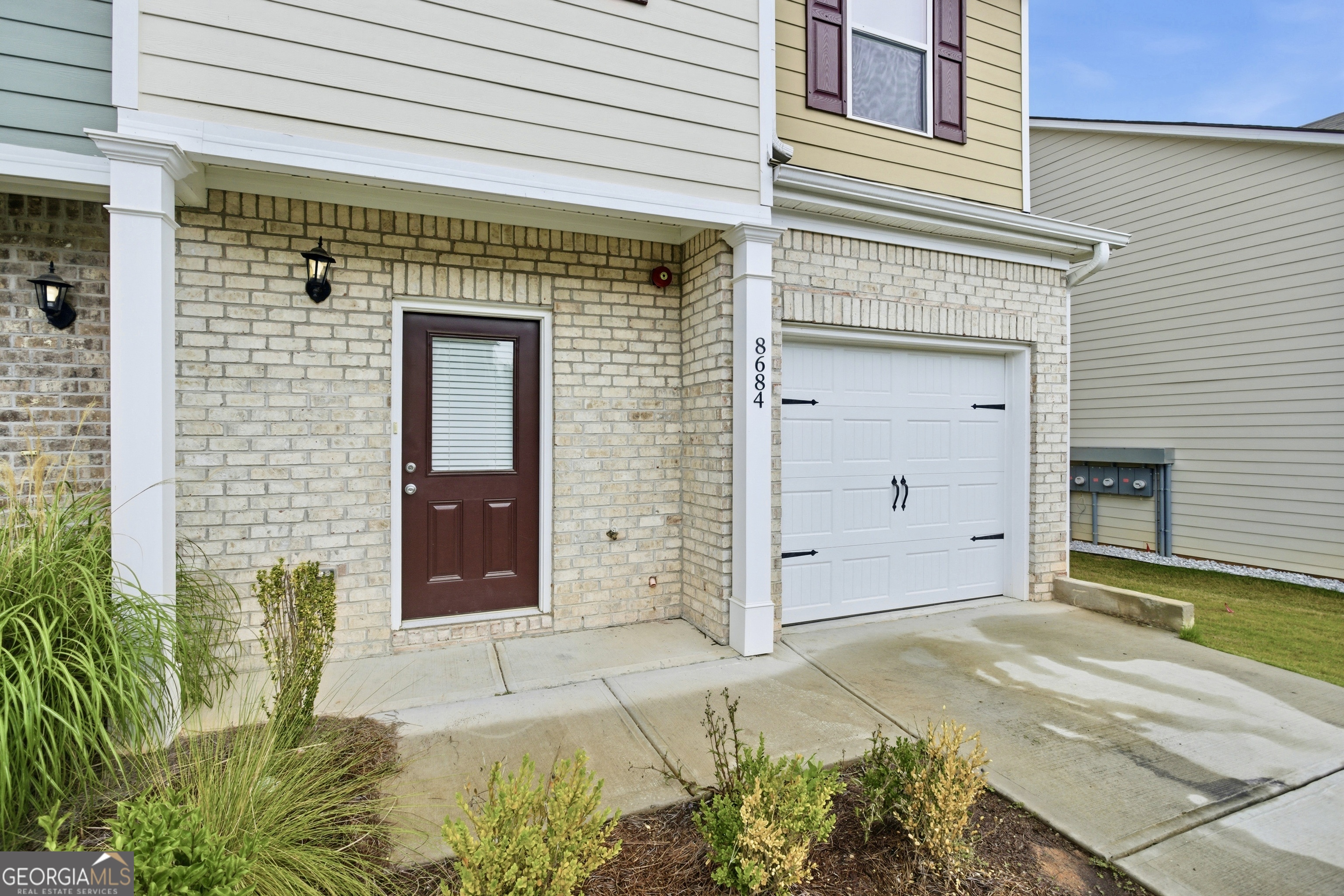 8684 Lakeview CMNS 48