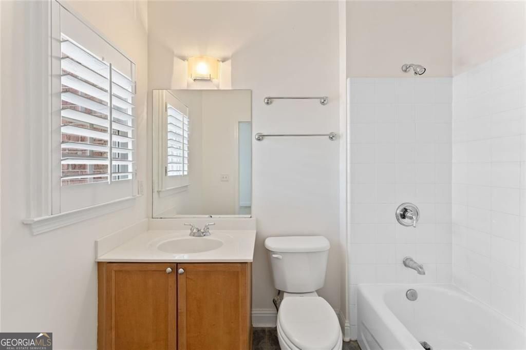 Smyrna, Georgia 30082, United States, 3 Bedrooms Bedrooms, ,4 BathroomsBathrooms,Residential,Active,126975