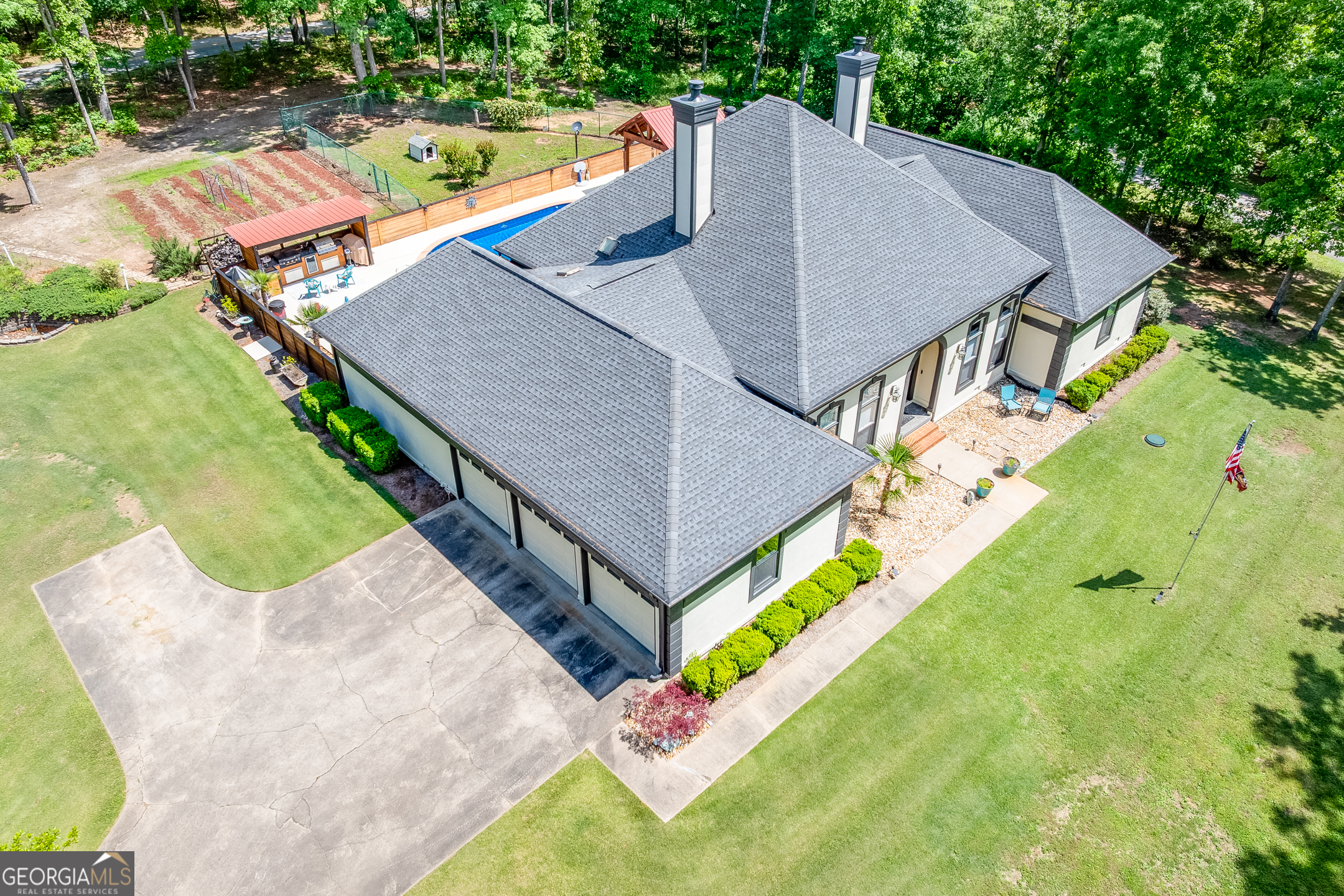 1198 Lakeshore Drive