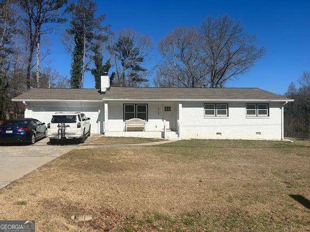 This great location property is for rent. zoned commercial. Full building is for rent. 3 Retail/office spaces available in building. Rent is $800.00 per office space. Monthly rent includes gas, water, electric and internet. Common areas available (kitchen/restrooms')