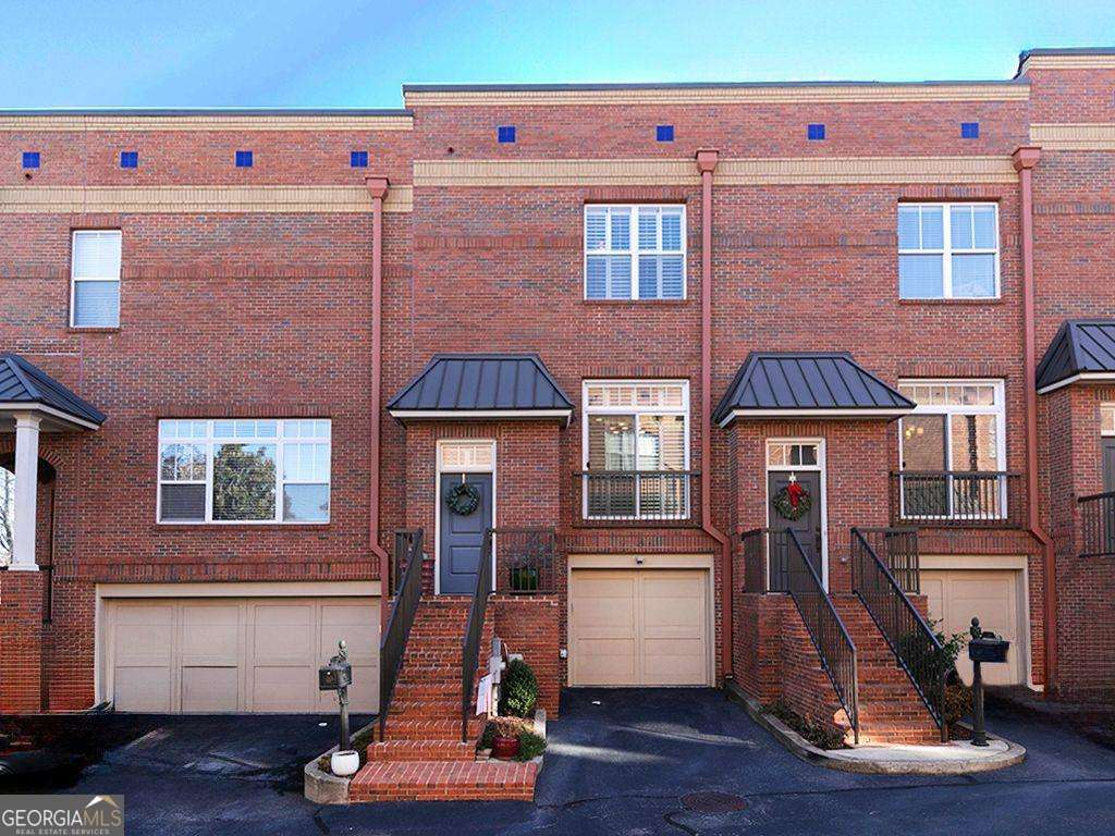62 Emerson Hill SQ