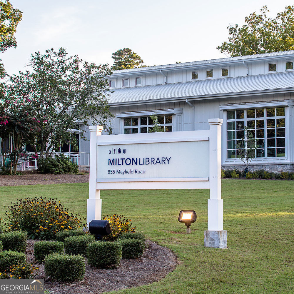 Crabapple Crossroads - Residential Lease