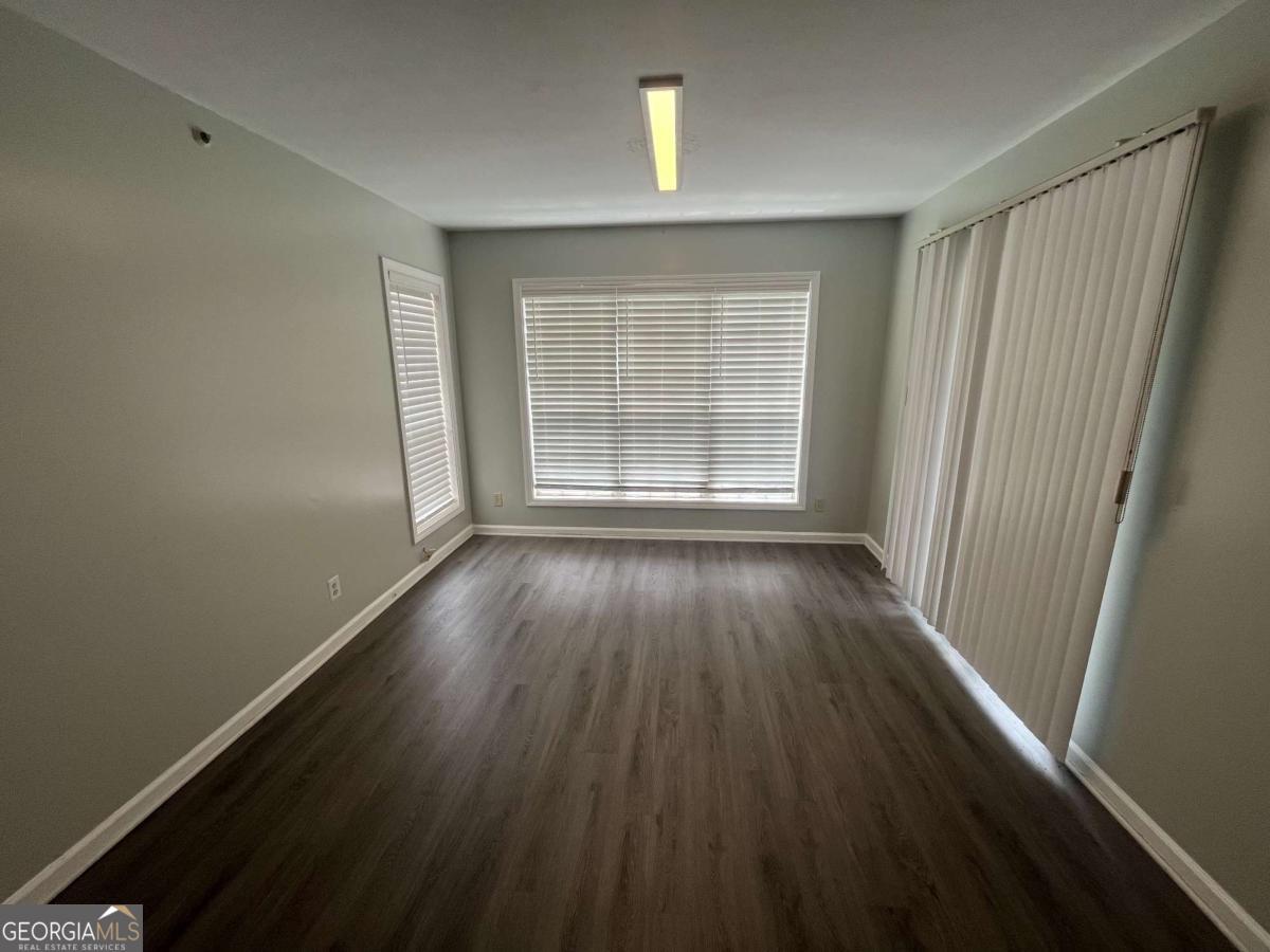 702 Mill Pond DR SE