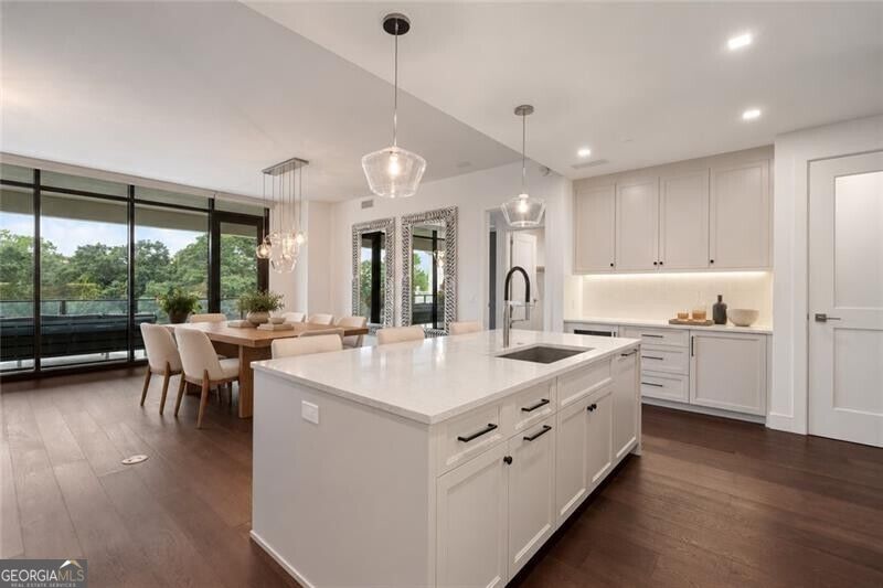 2520 Peachtree RD NW 602