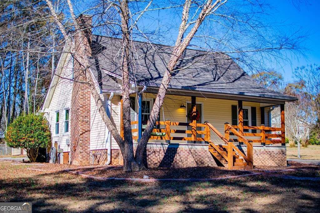 Photo of 110 Bartlett Circle, Bowdon, GA 30108 (MLS # 10659176)