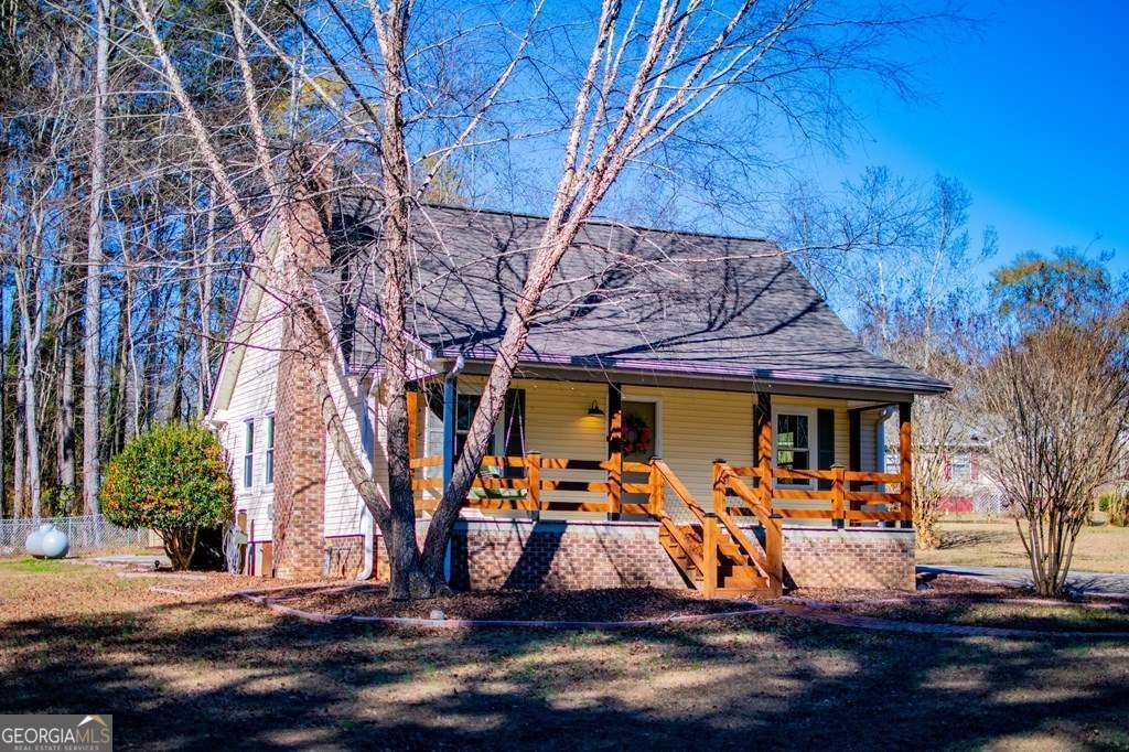 Photo of 110 Bartlett Circle, Bowdon, GA 30108 (MLS # 10659176)