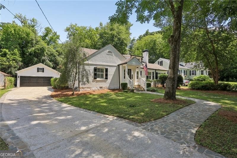 Photo of 553 Woodward Way NW, Atlanta, GA 30305 (MLS # 10802539)