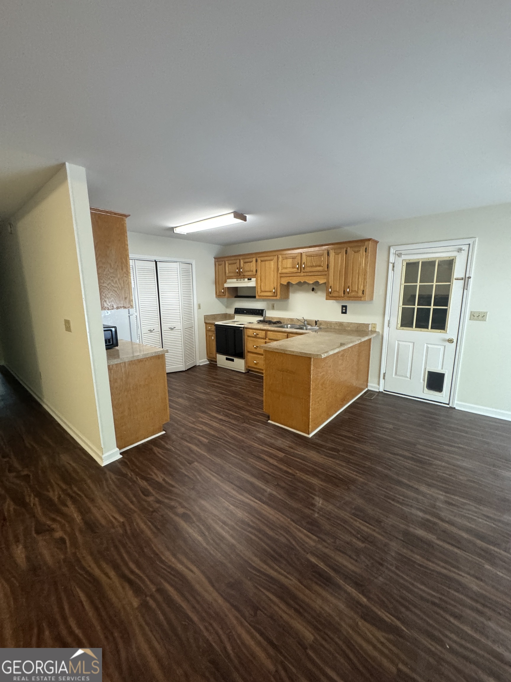 571 Gold Ridge RD