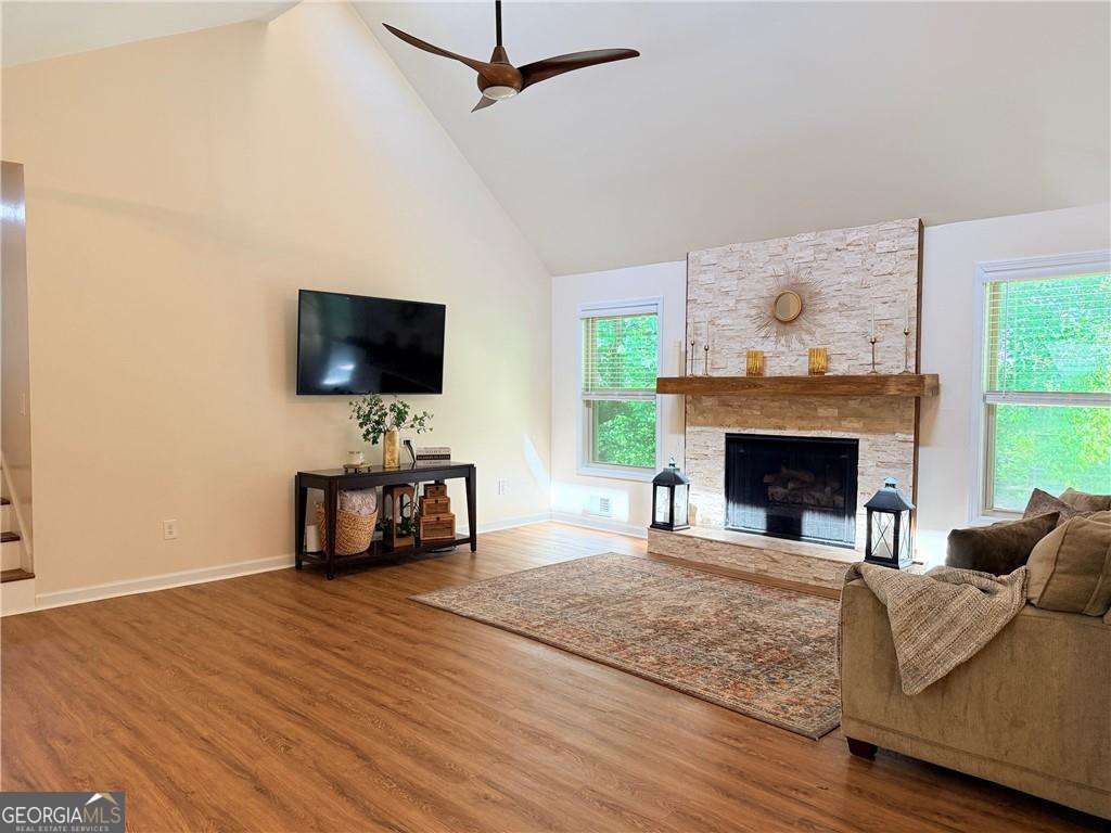 284 Angla DR SE