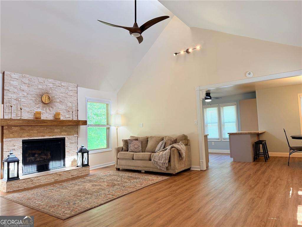 284 Angla DR SE
