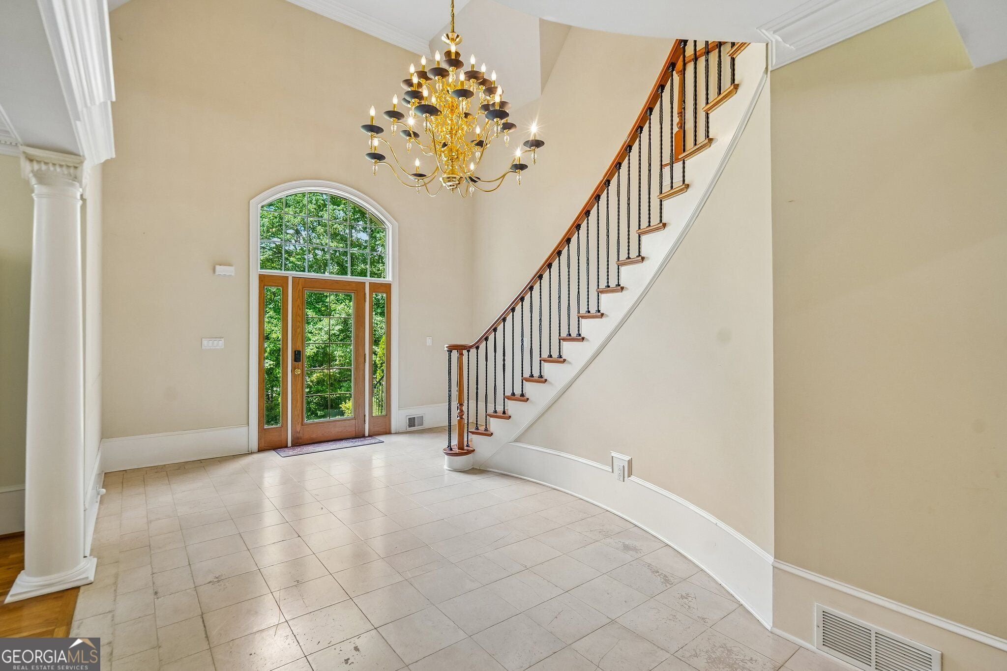 219 Saint Andrews CT