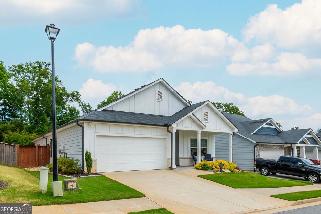Photo of 631 Valdosta Drive, Canton, GA 30114 (MLS # 10767933)