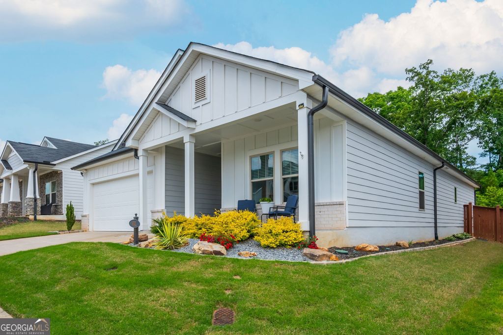 Photo of 631 Valdosta Drive, Canton, GA 30114 (MLS # 10767933)