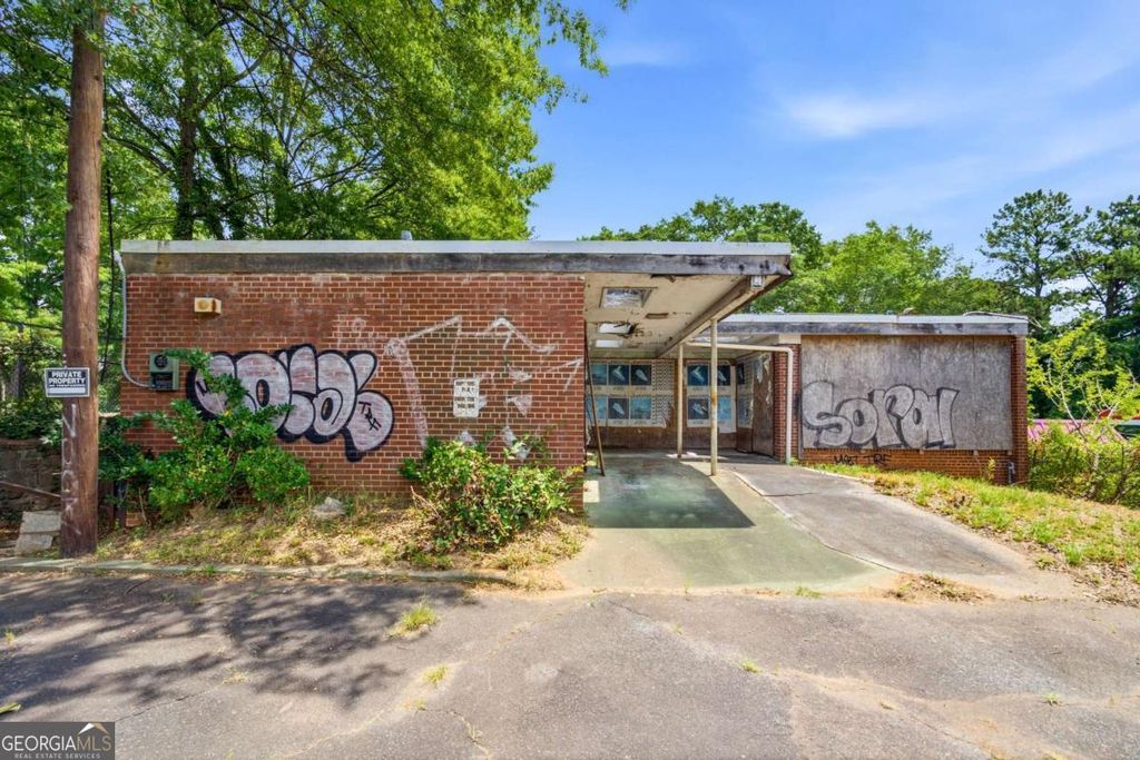 Photo of 319 West Lake Avenue, Atlanta, GA 30318 (MLS # 10813826)