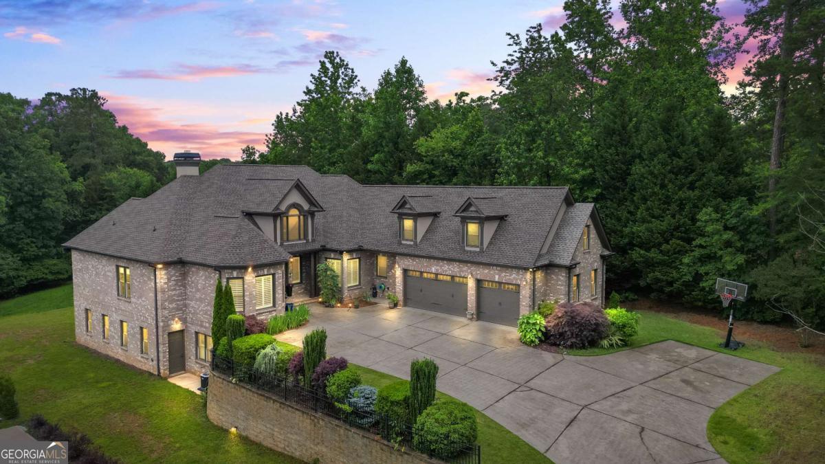 241 Russell RD