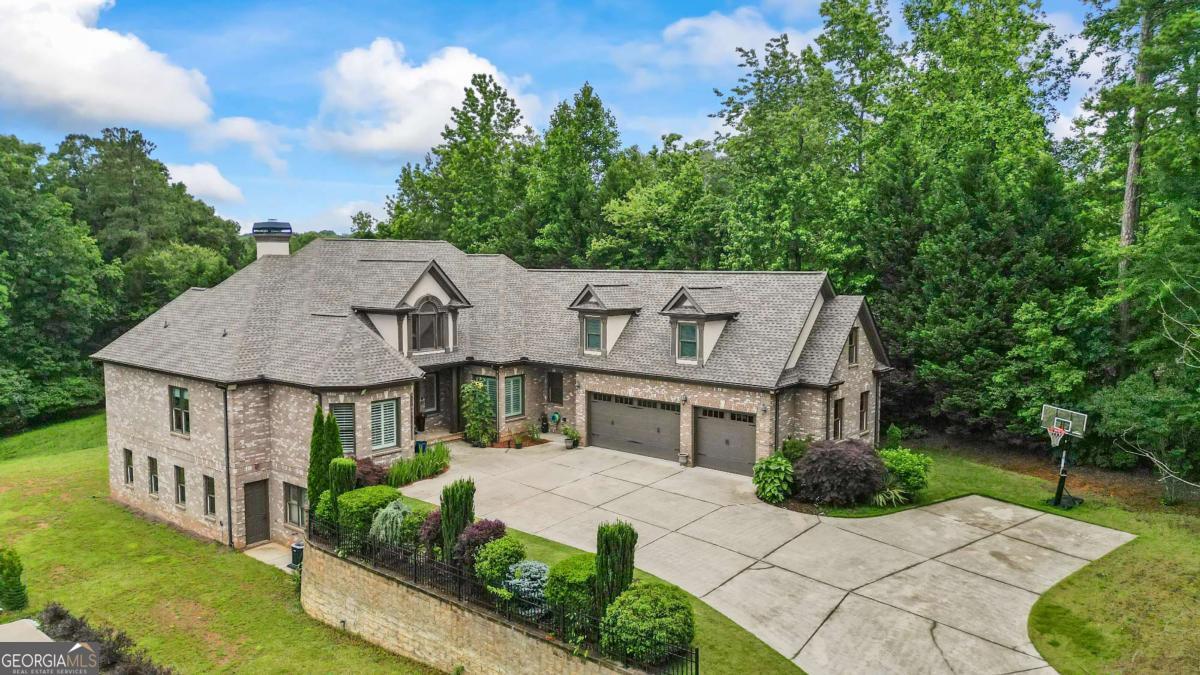 241 Russell RD