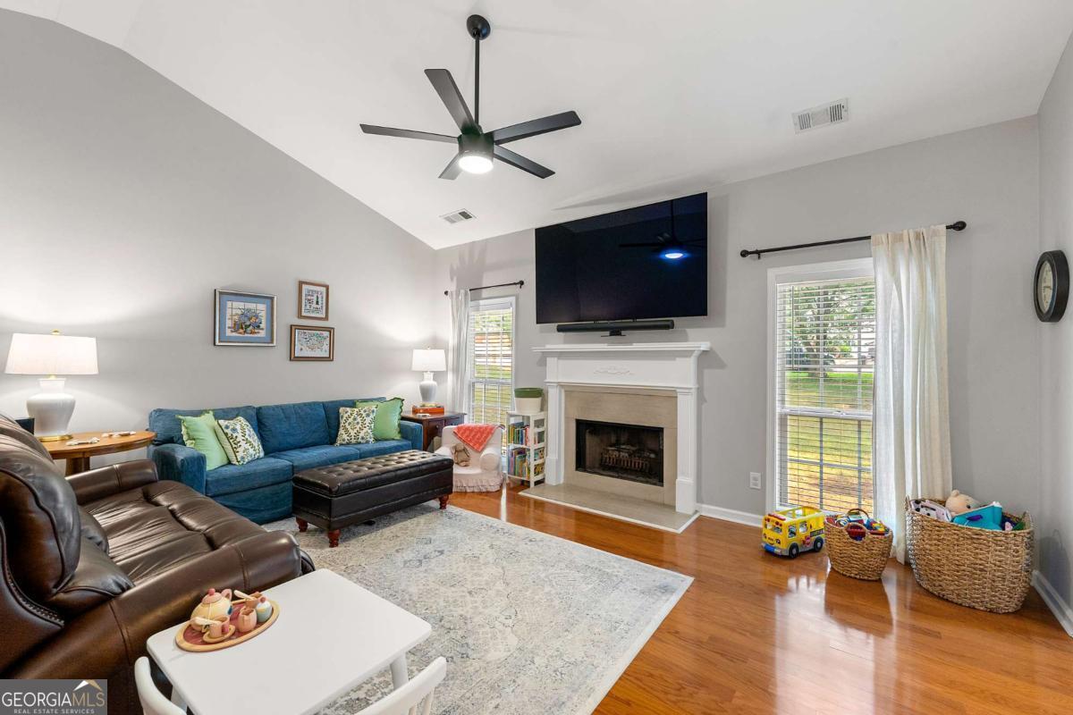 1612 Silver Oak DR