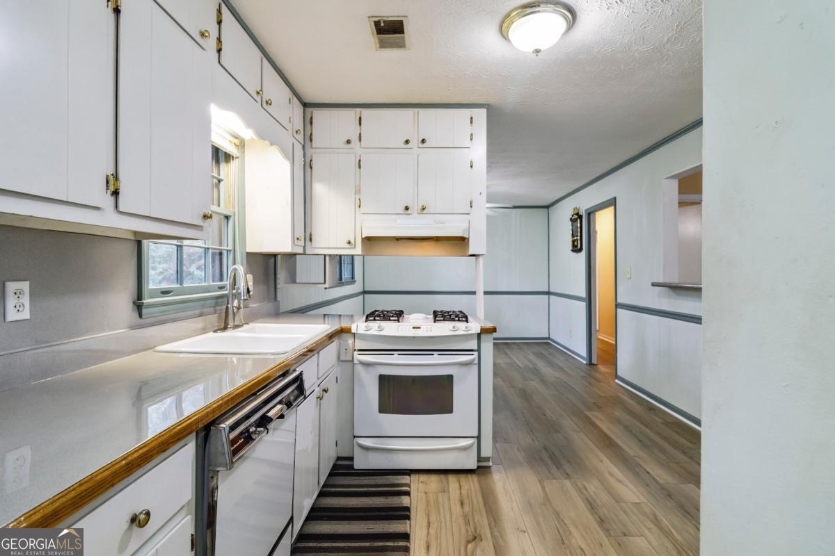3075 Hidden DR