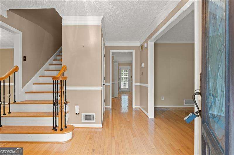 2185 Wenlok TRL NE
