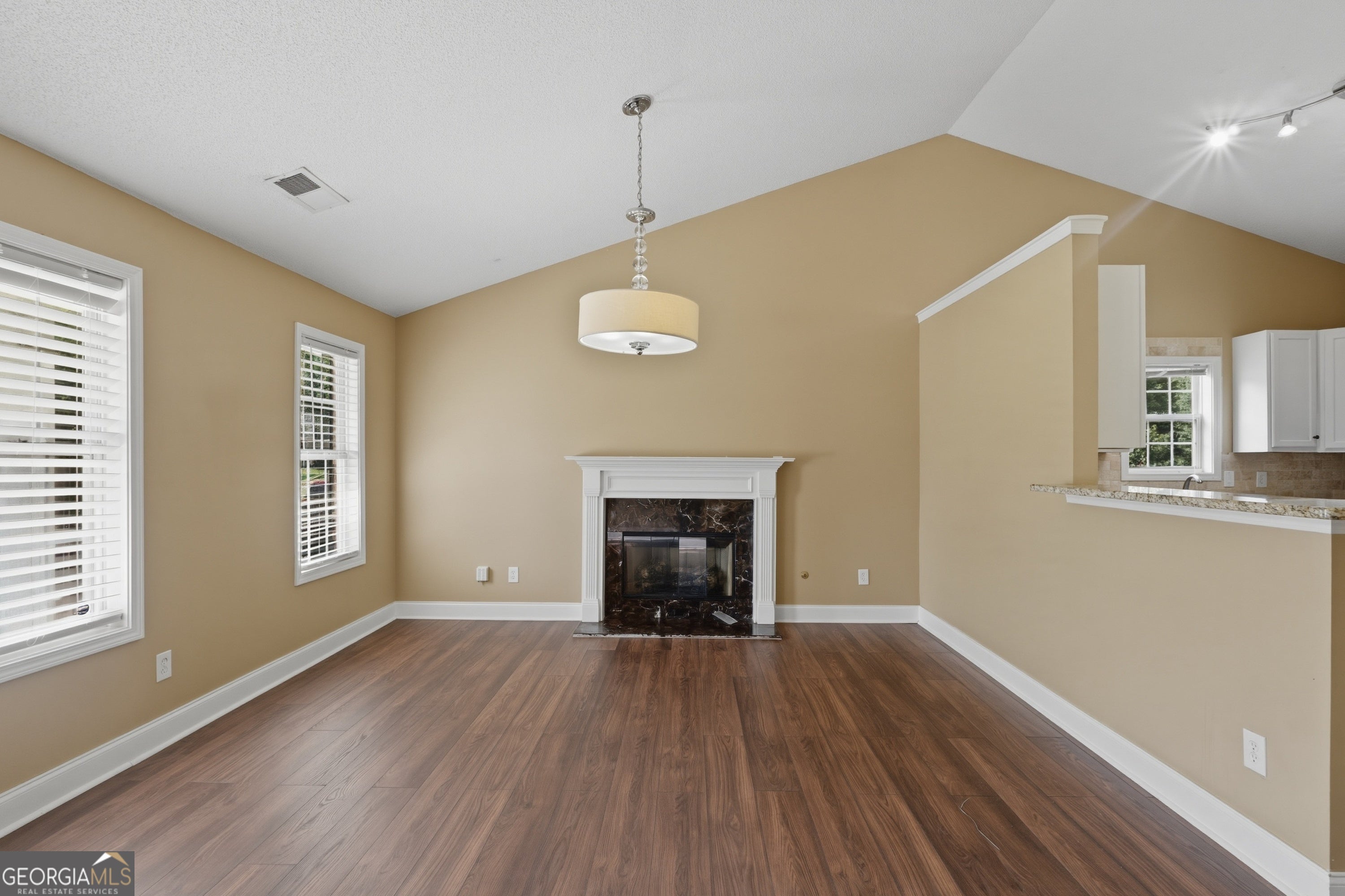 3125 Brookfield DR