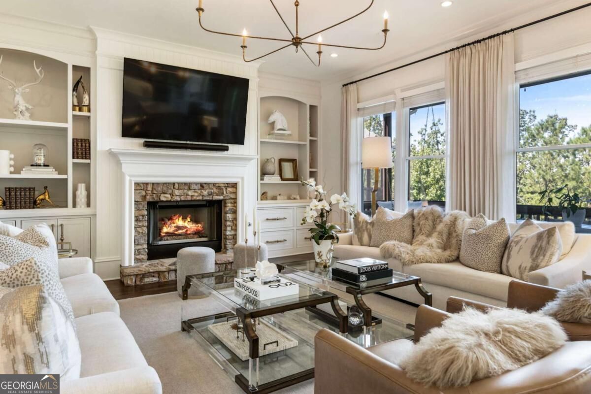 565 Willow Oak WAY
