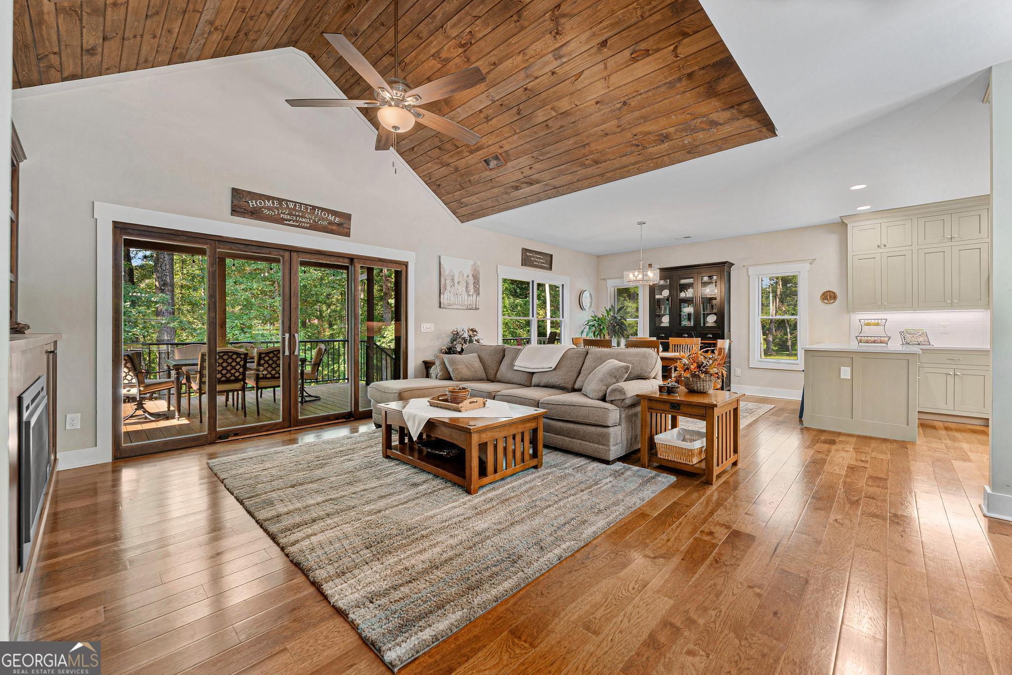 3119 Rock Springs RD