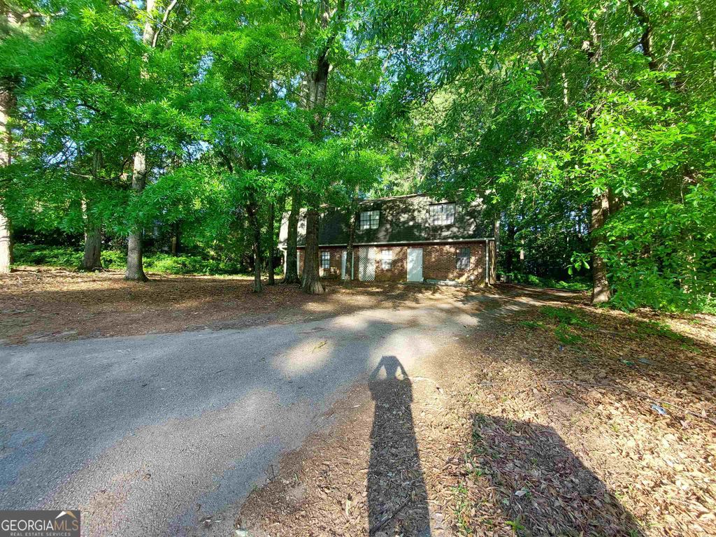 Photo of 140 Hunters Lane #C, Fayetteville, GA 30215 (MLS # 10808344)