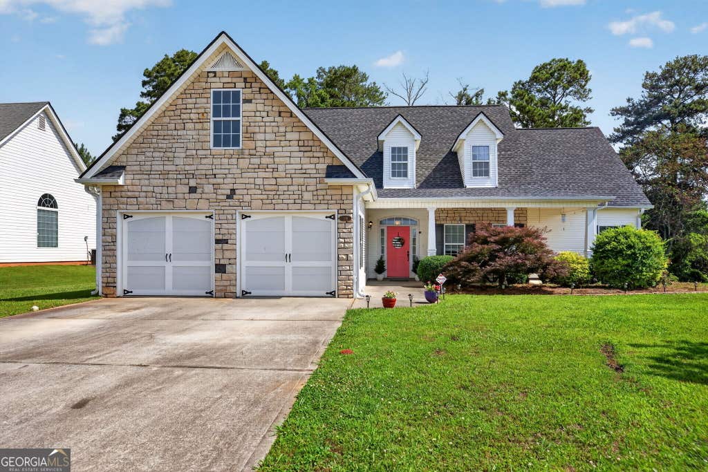 Photo of 206 Brookwood Drive, Carrollton, GA 30117 (MLS # 10784226)
