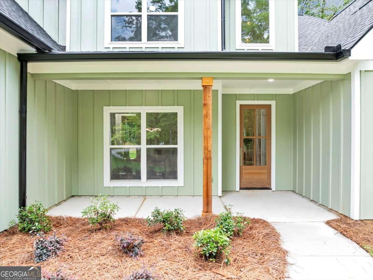 636 Harbour Shores DR