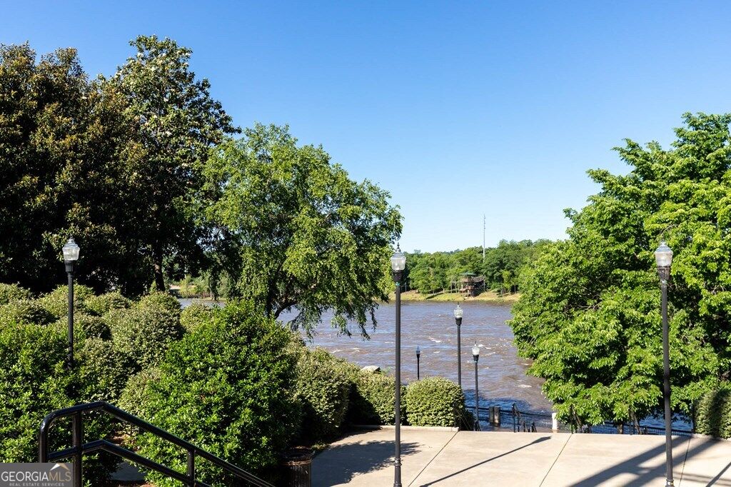 1201 Front AVE 00206