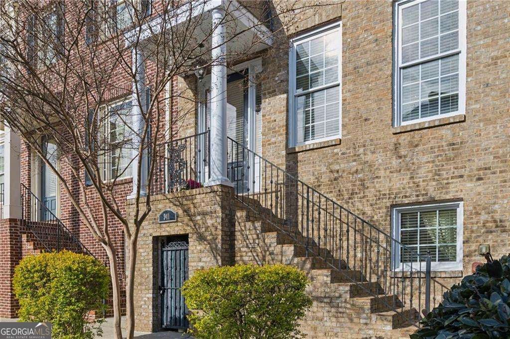 Photo of 941 Persimmon Point, Atlanta, GA 30328 (MLS # 10782809)