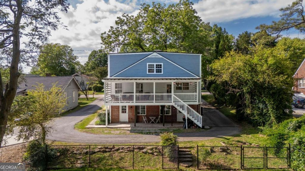 Photo of 401 Ridgewood Avenue, Gainesville, GA 30501 (MLS # 10766402)