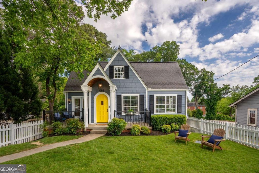 Photo of 401 Ridgewood Avenue, Gainesville, GA 30501 (MLS # 10766402)