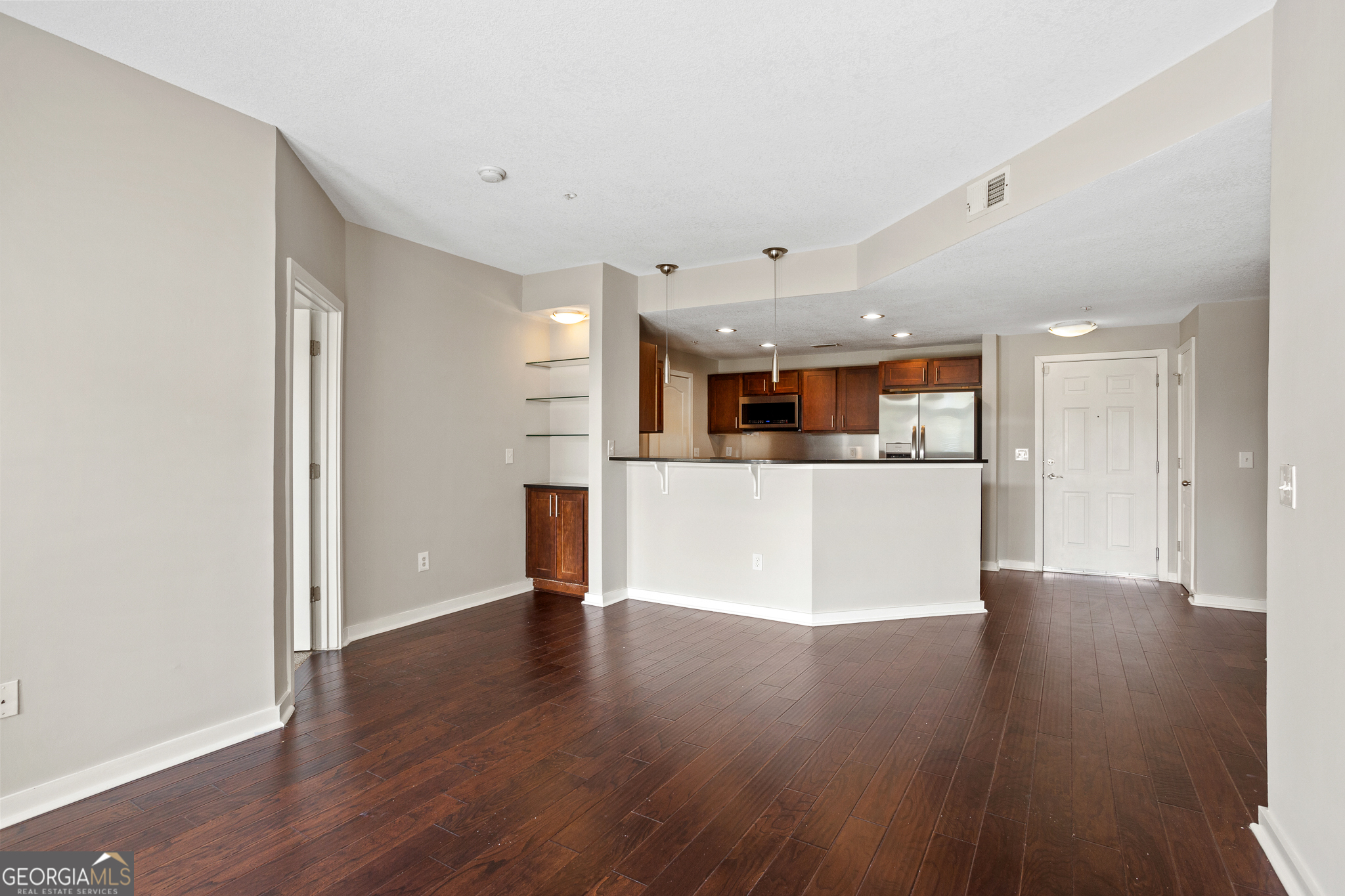 390 17th ST NW 4063