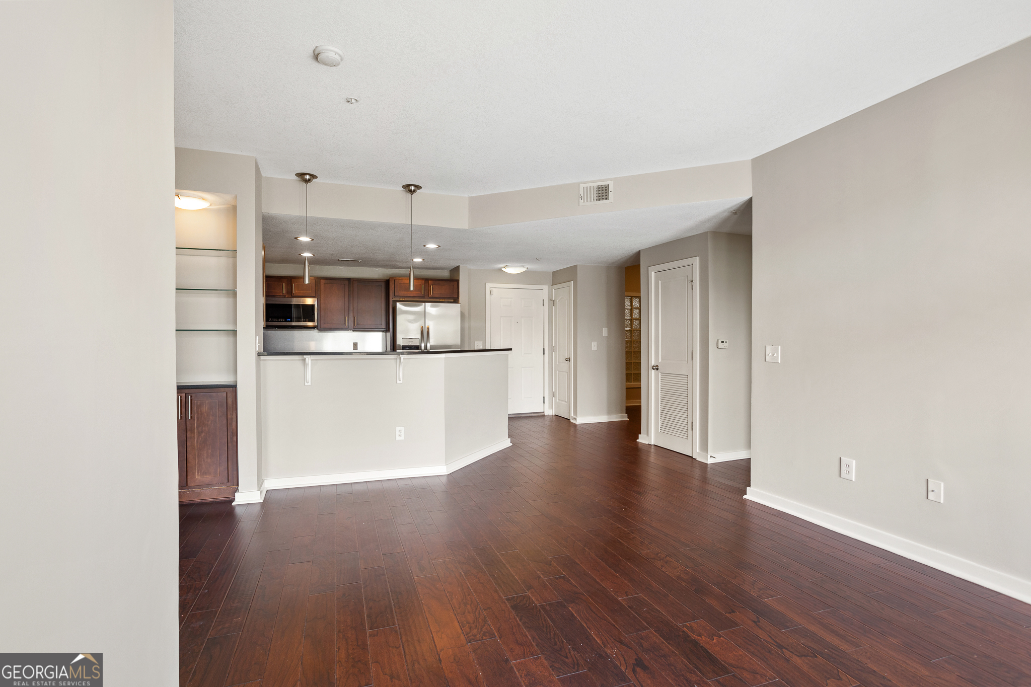 390 17th ST NW 4063