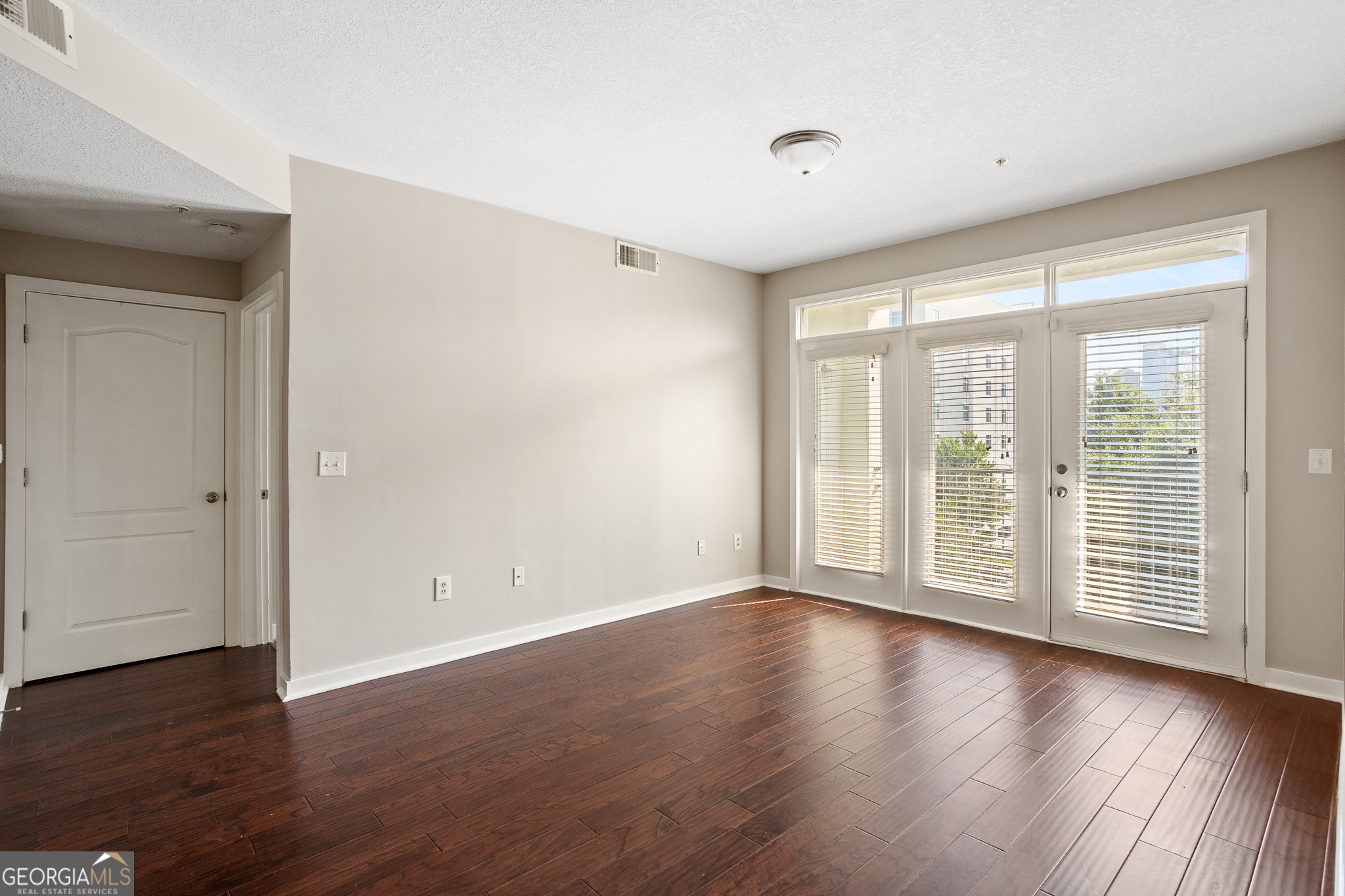 390 17th ST NW 4063