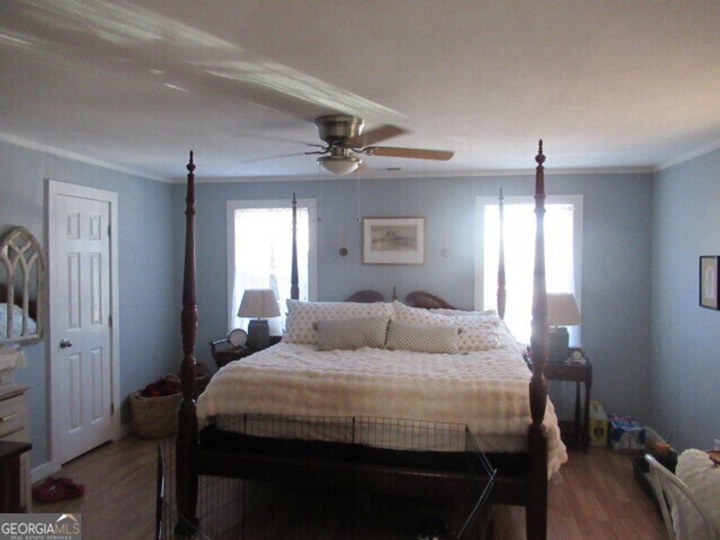 listing image 75
