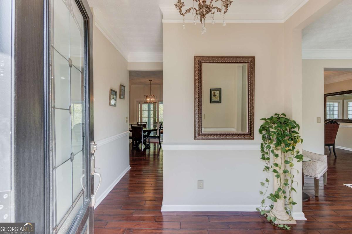 6530 Maid Marion Close