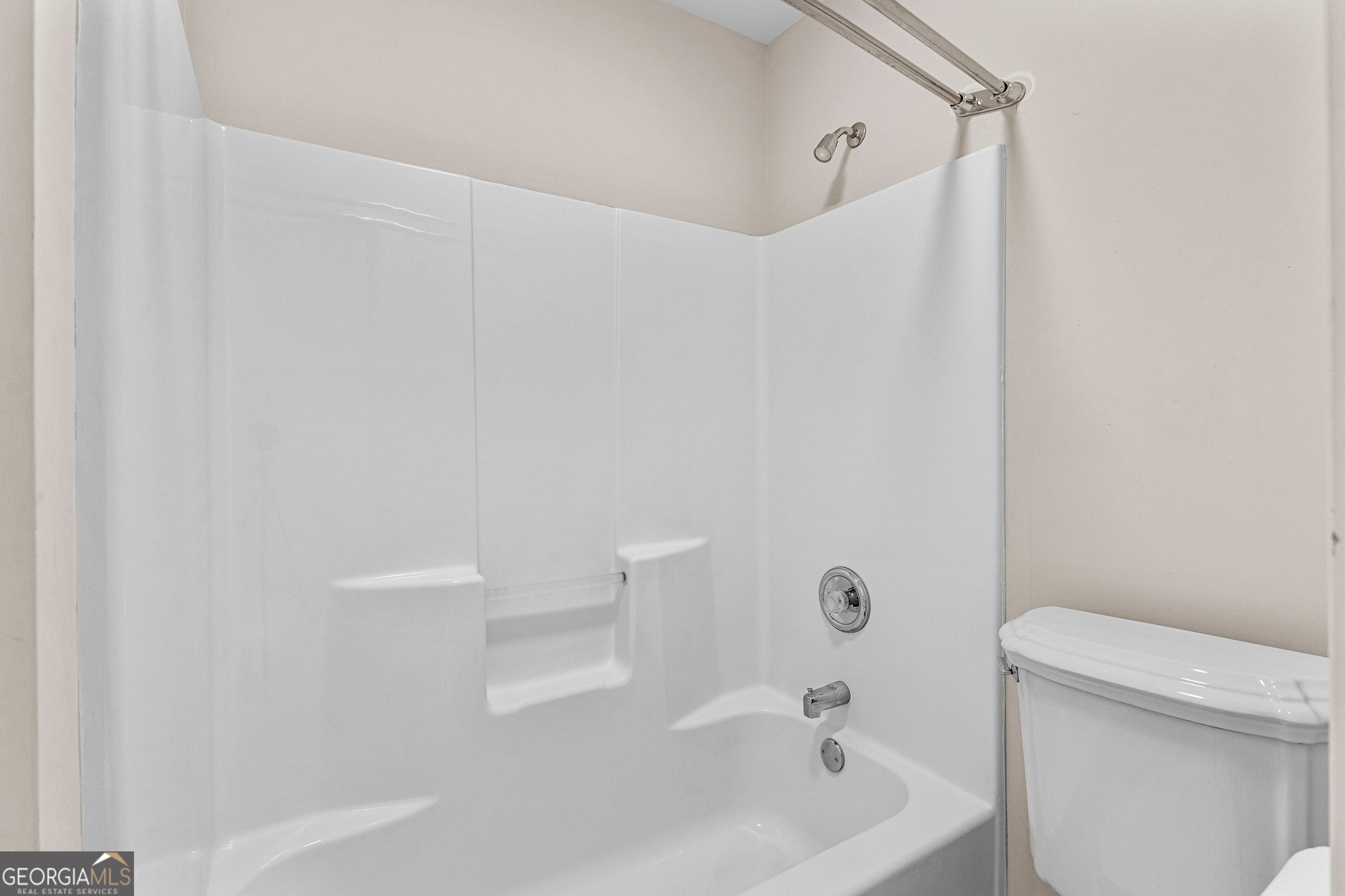 Fayetteville, Georgia 30215, United States, 3 Bedrooms Bedrooms, ,4 BathroomsBathrooms,Residential,Active,97718