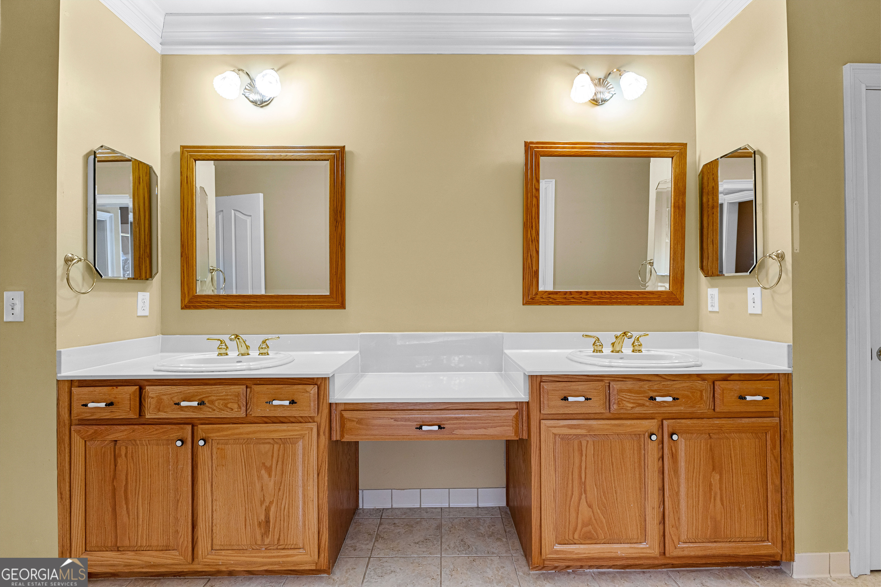 Fayetteville, Georgia 30215, United States, 3 Bedrooms Bedrooms, ,4 BathroomsBathrooms,Residential,Active,97718